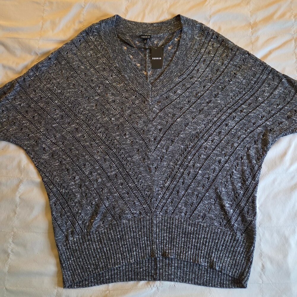 Torrid Pointelle Knit Dolman Sleeve V-Neck Gray Sweater Plus 2X (18-20)